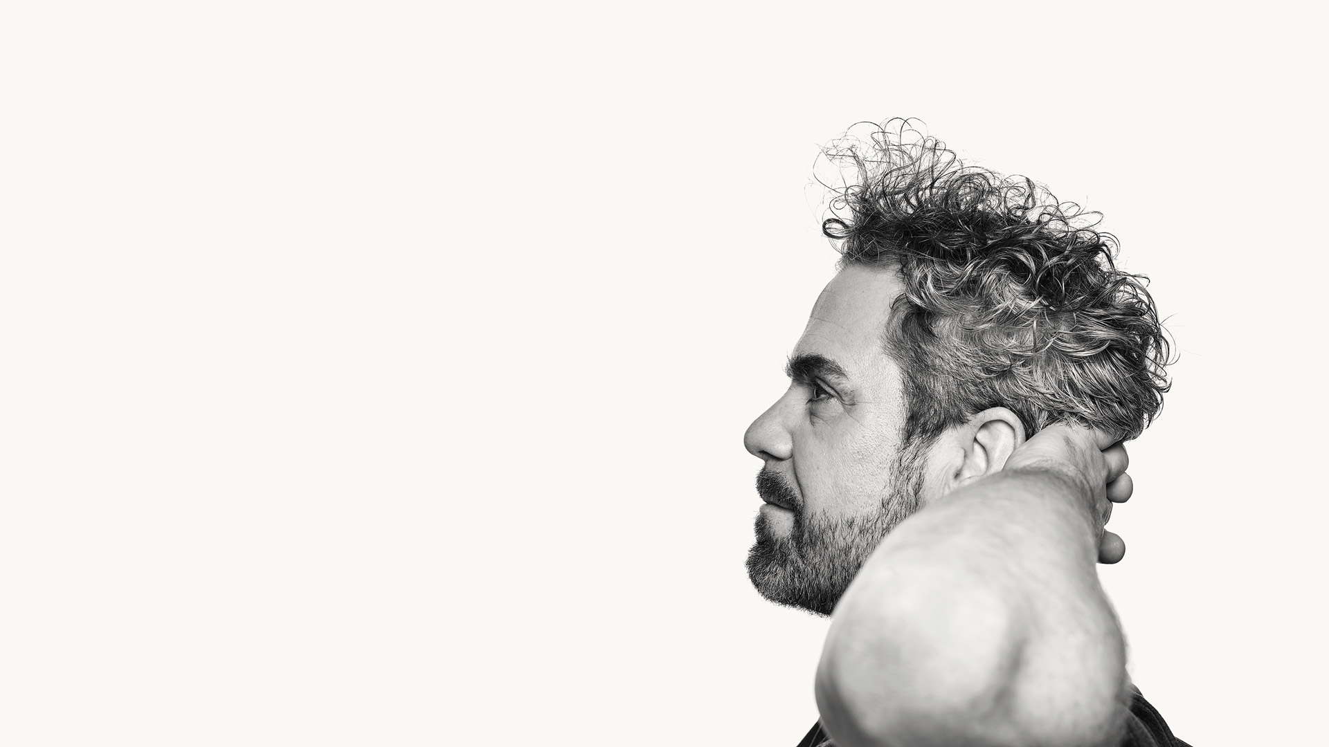 man met haarverlies tevreden na haartransplantatie